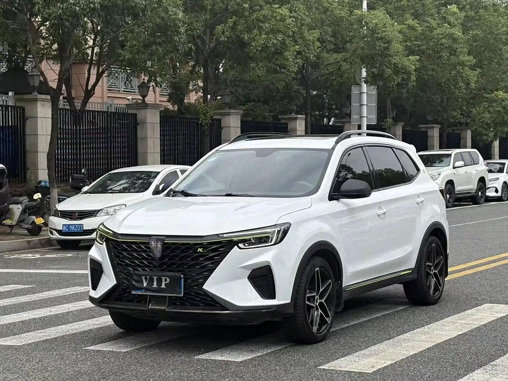 Фото 1 - Roewe RX5