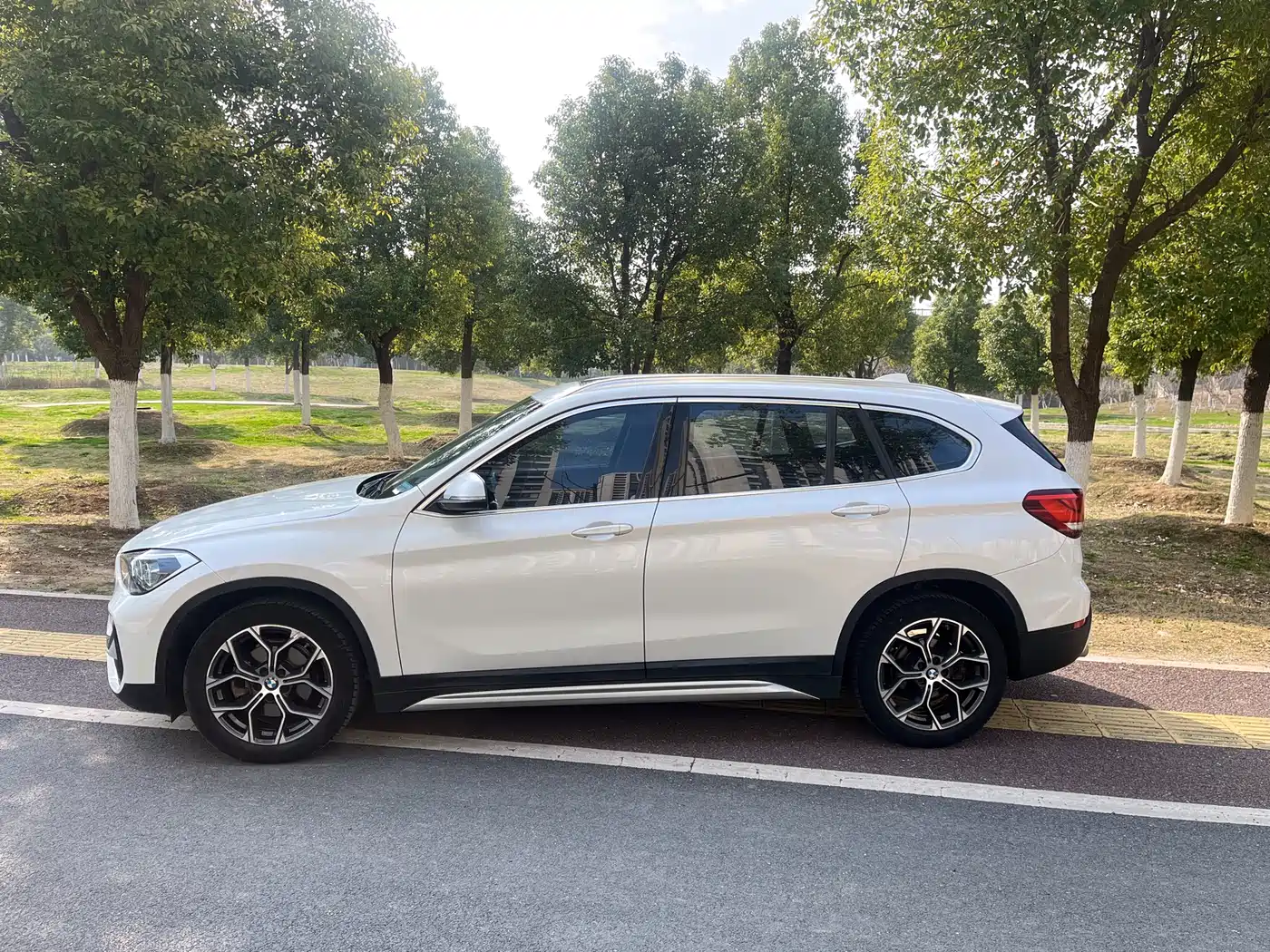 BMW X1 2022 sDrive20Li Fashion фото 4
