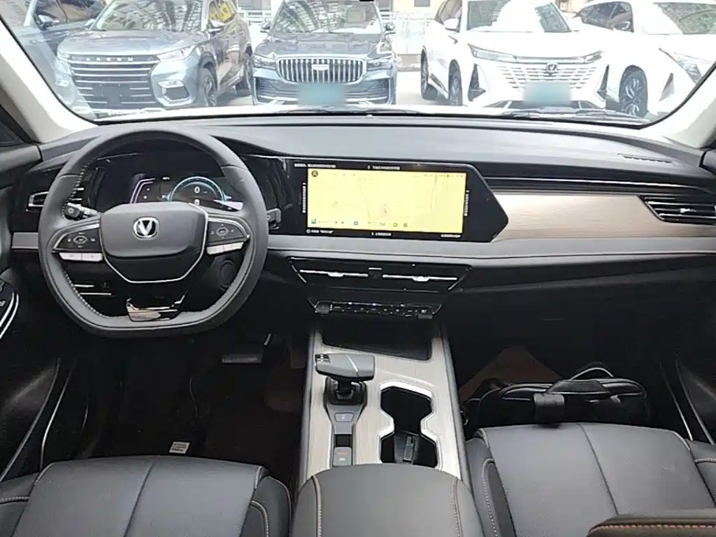 Changan CS75 2025 2025 Model PRO 1.5T Deluxe 7-seater