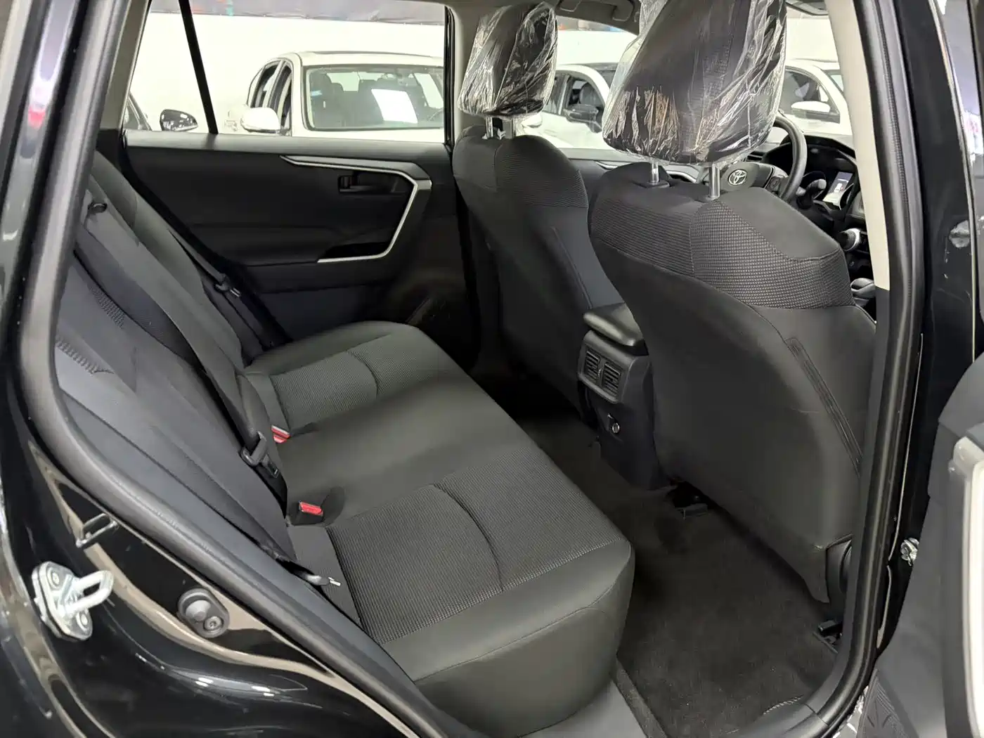 Toyota RAV4 Rongfang 2024 2.0L CVT FWD Urban Edition фото 10