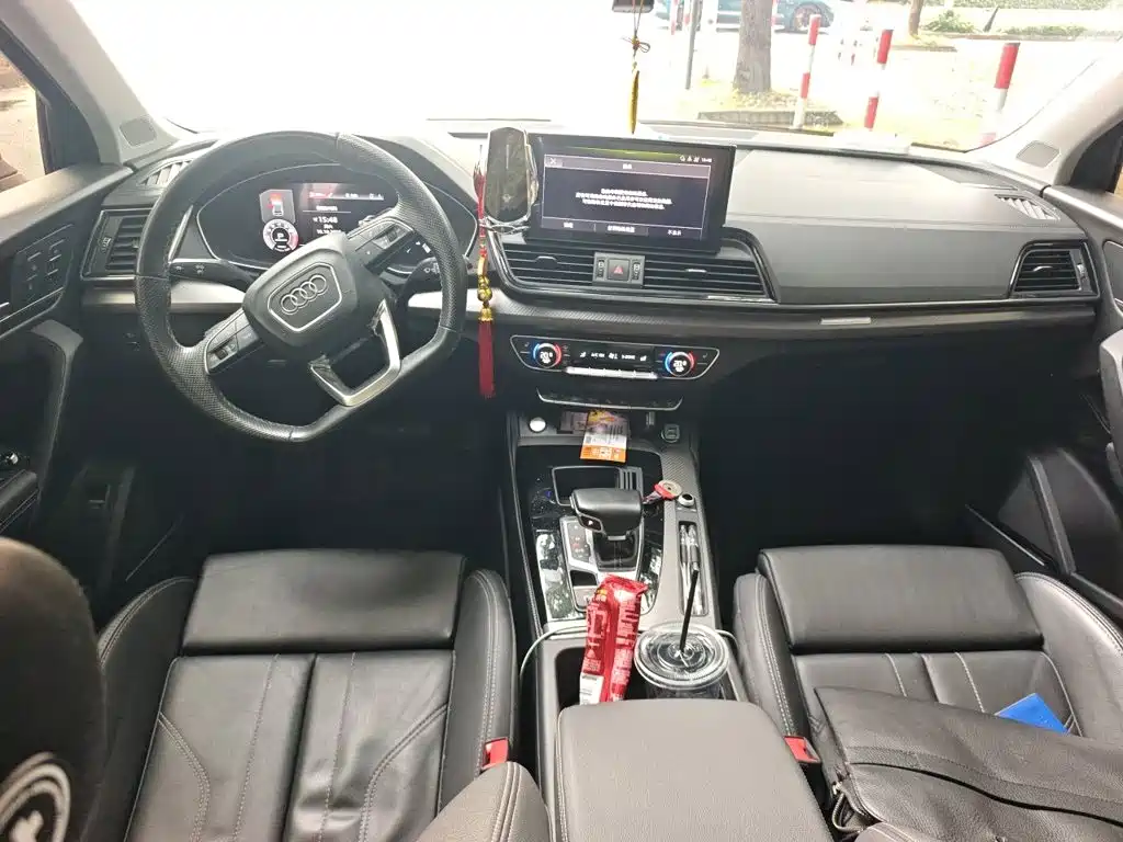 Фото 10 - Audi Q5L