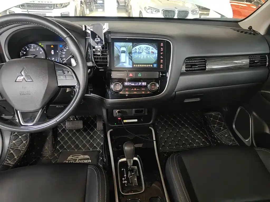 MITSUBISHI OUTLANDER