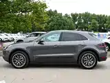 Photo 2 - Porsche Macan