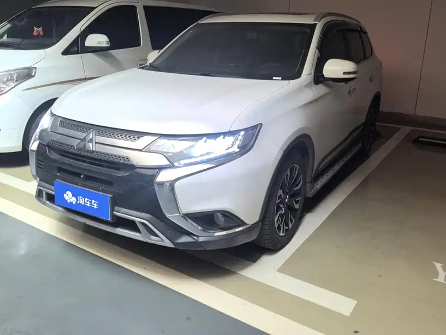 Mitsubishi Outlander 2019 — пригон из Китая