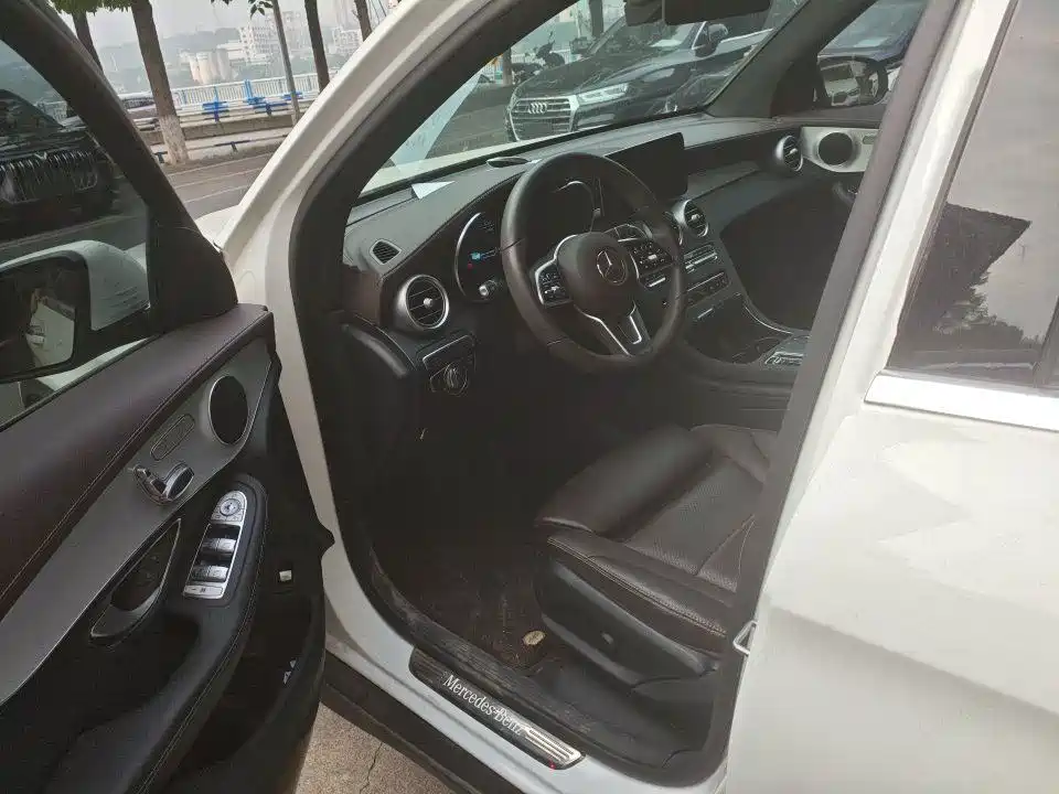 Фото 4 - Mercedes-Benz GLC