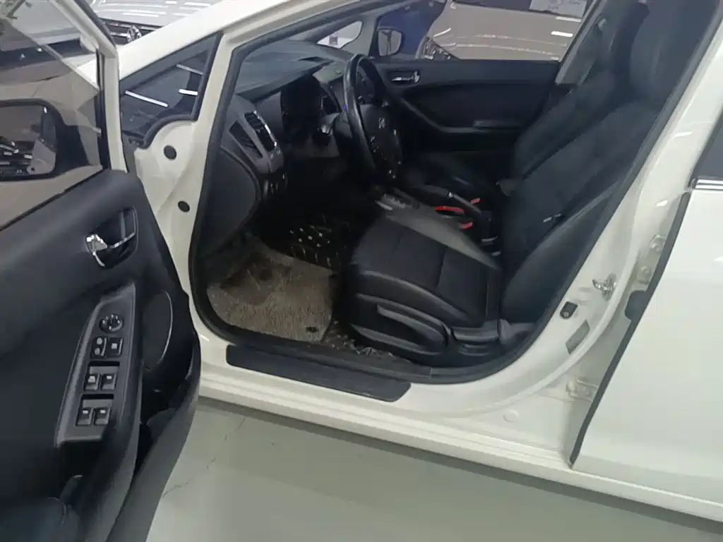Kia K3 2015 1.6L Automatic DLX фото 16