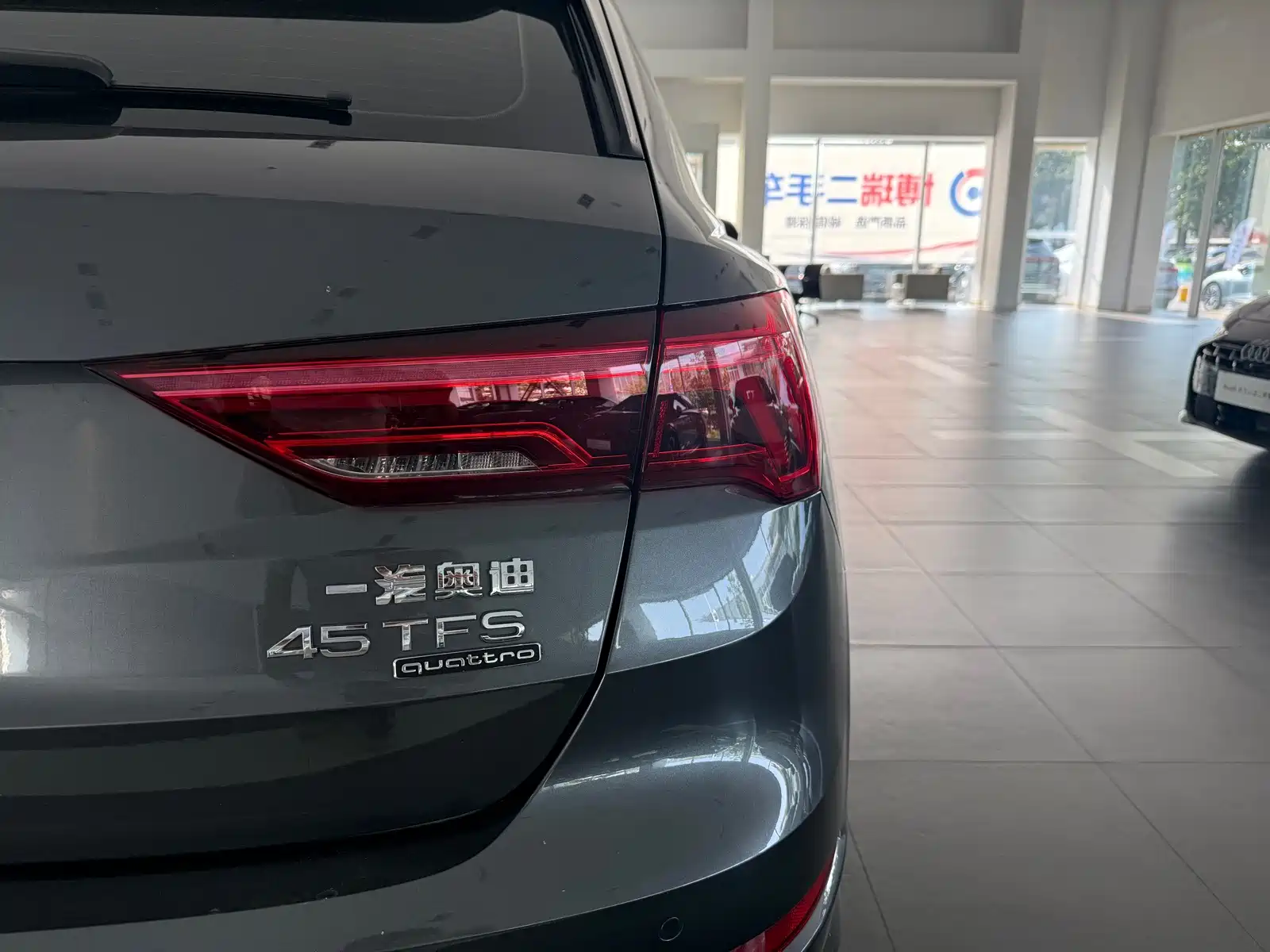 Фото 8 - Audi Q3