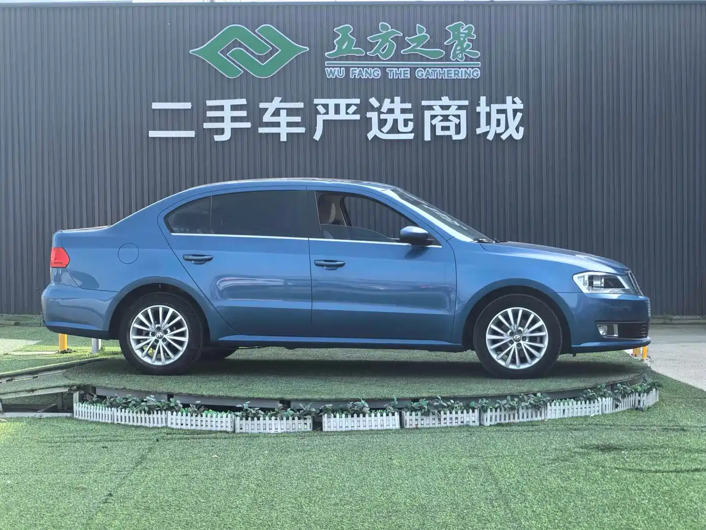 Volkswagen Lavida 2013 1.6L Automatic Luxury Edition фото 15