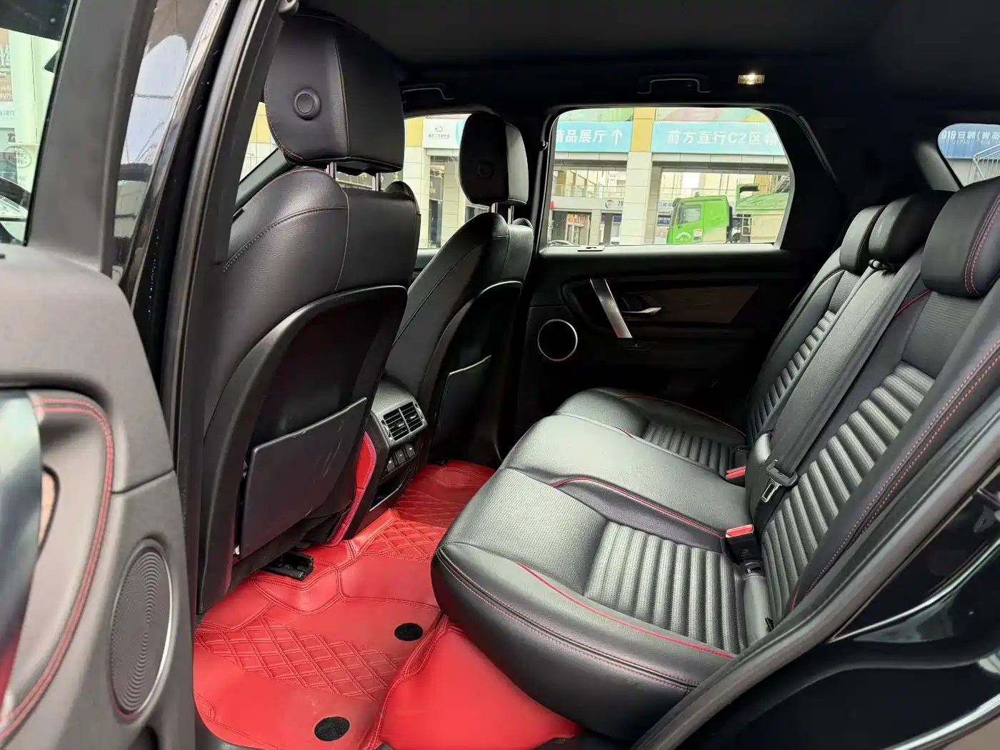 Land Rover Discovery Sport 2022 Model 249PS R-Dynamic S Performance Edition 5-Seater фото 8