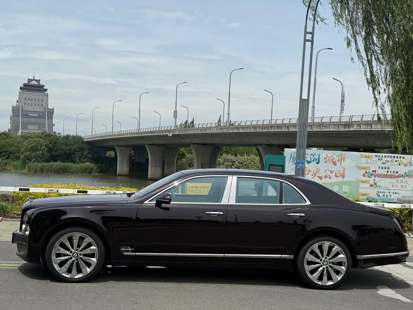 Bentley Mulsanne 2013 6.8T Mulliner Special Edition фото 6