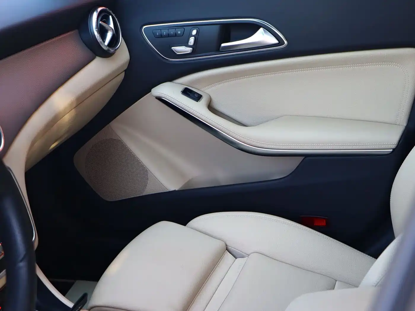 Mercedes-Benz CLA (Import) 2017 Facelift CLA 200 Style фото 9