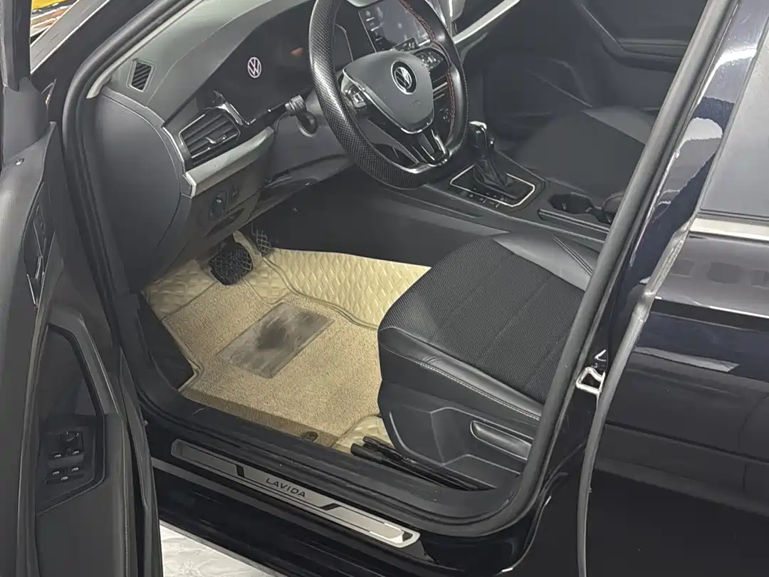 Volkswagen Lavida 2021 1.5L Auto Comfort Edition фото 7