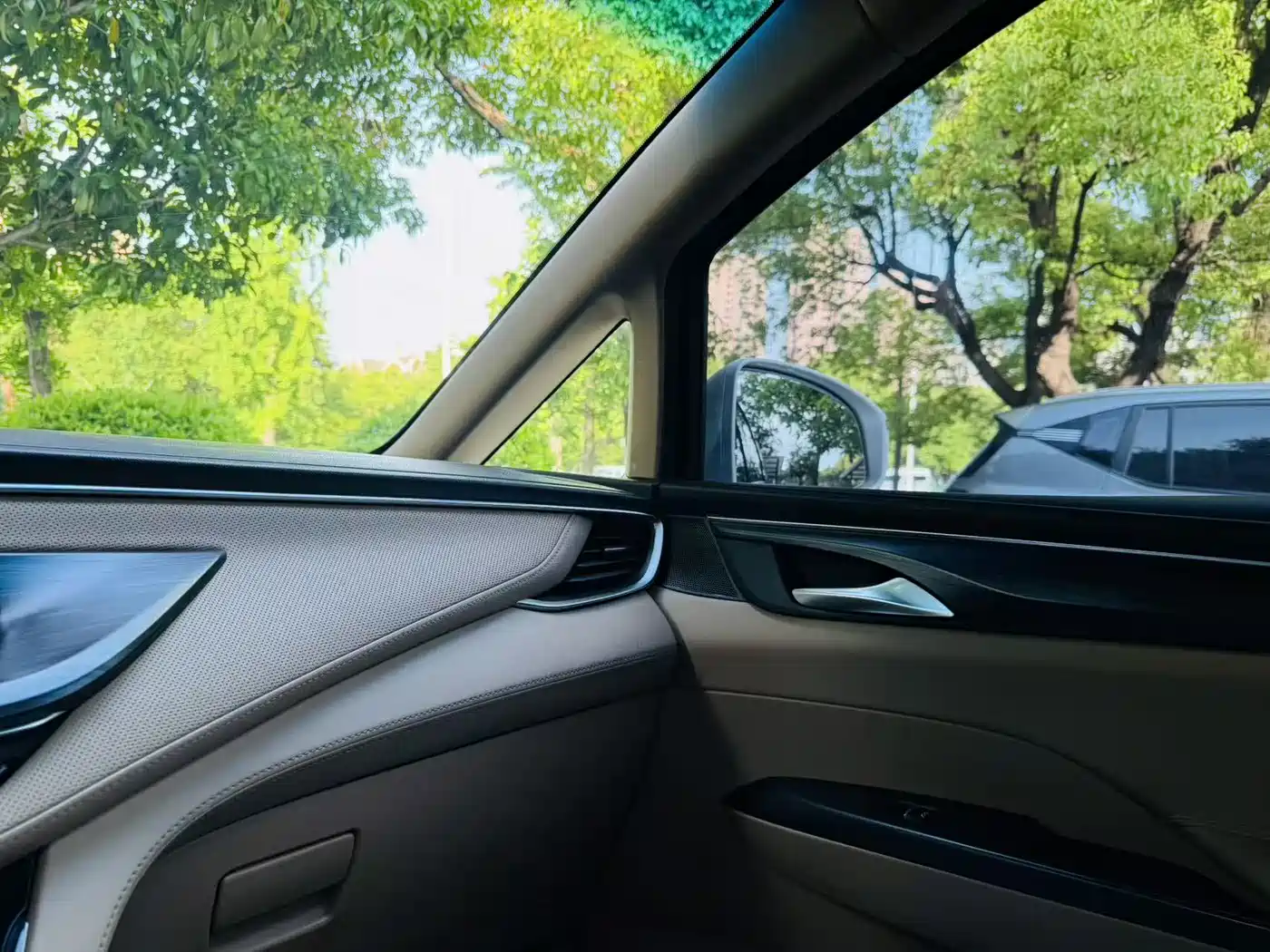 Buick GL8 2021 ES Landlord 653T Smart Luxury фото 17