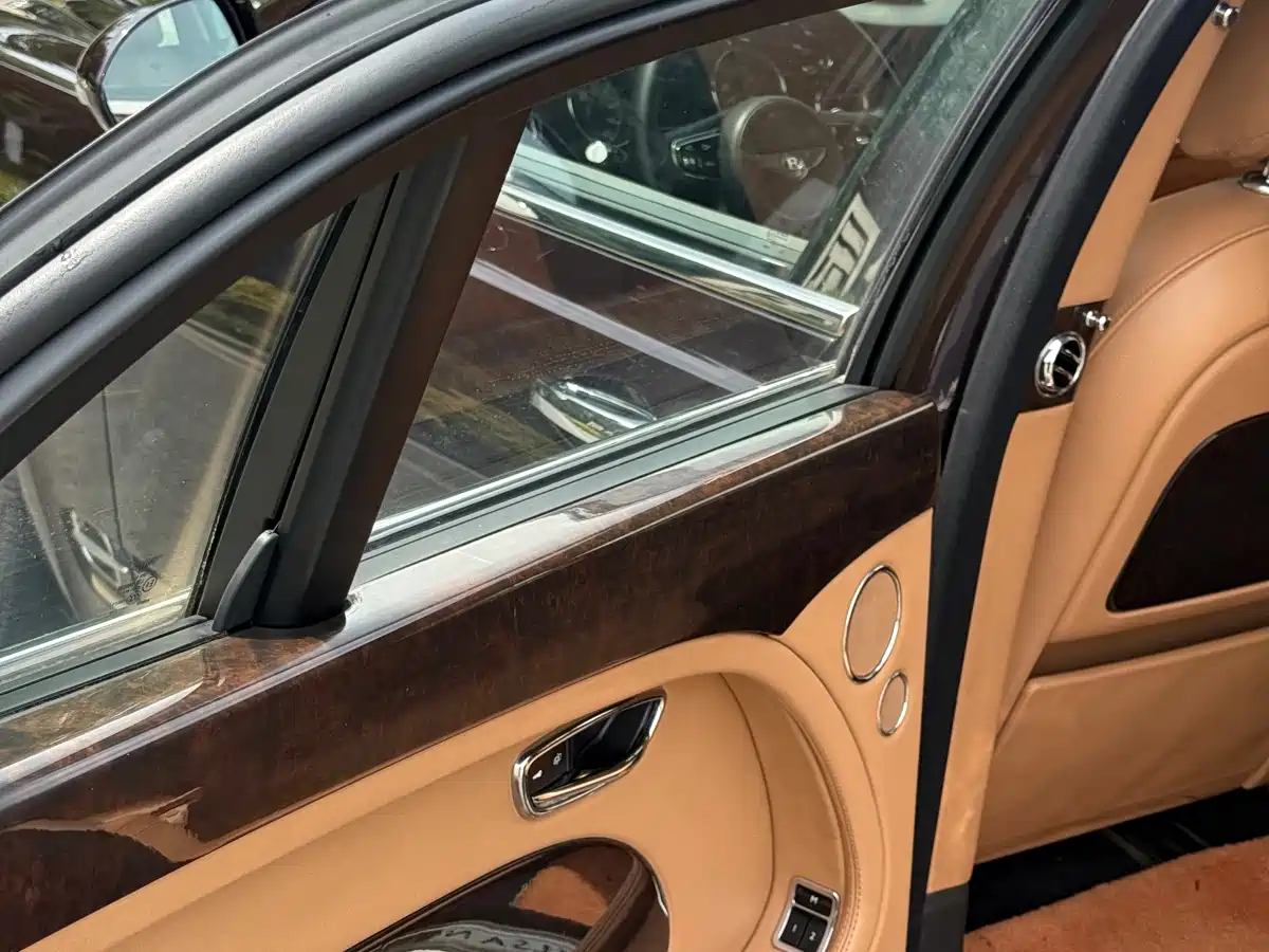 Bentley Mulsanne 2013 6.8T Mulliner Special Edition фото 11