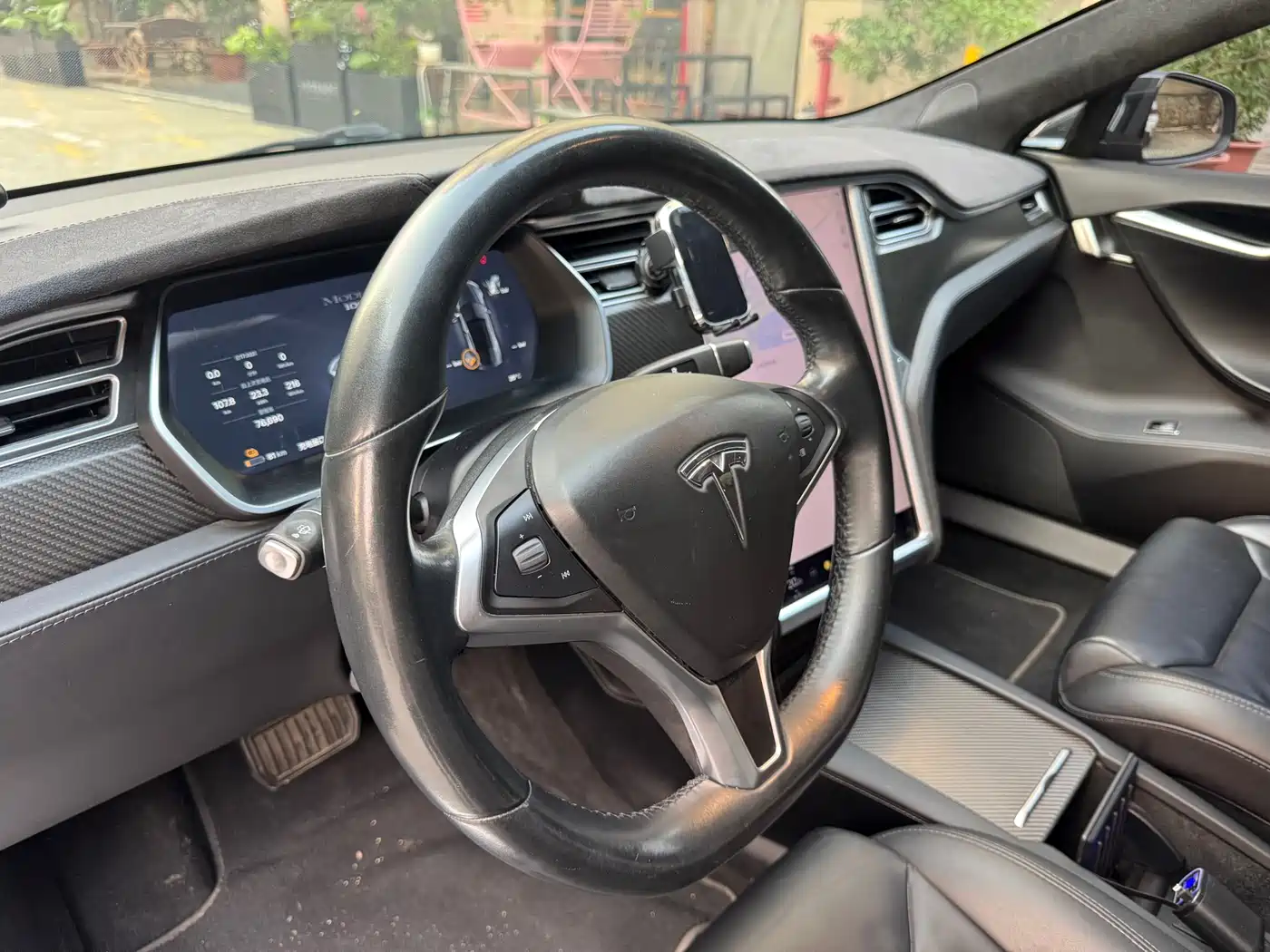TESLA MODEL S