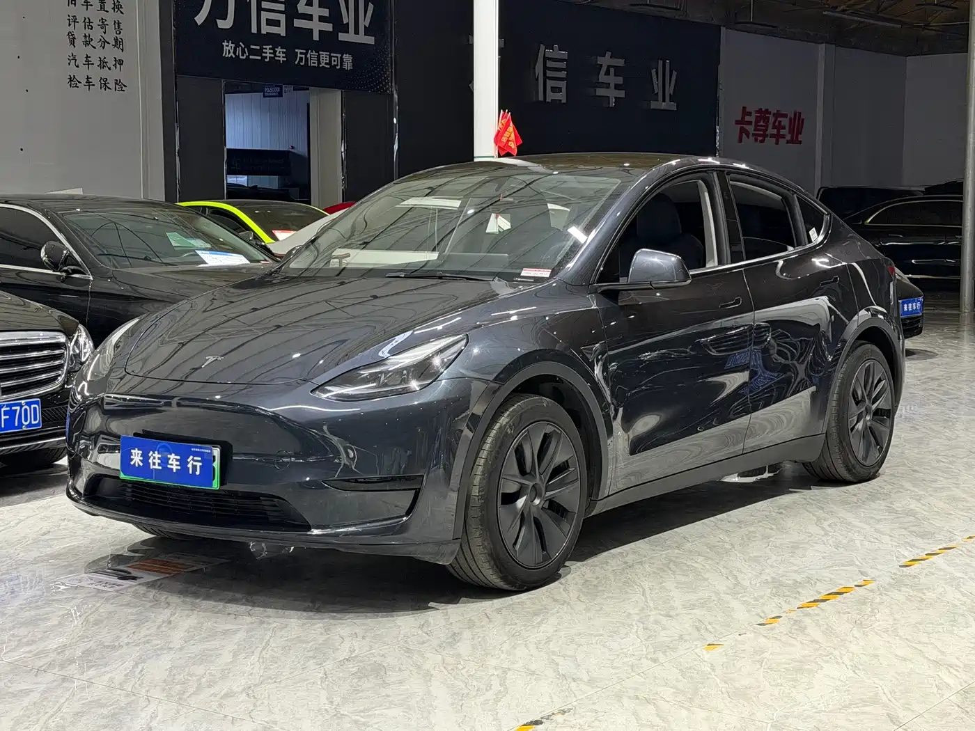 TESLA MODEL Y