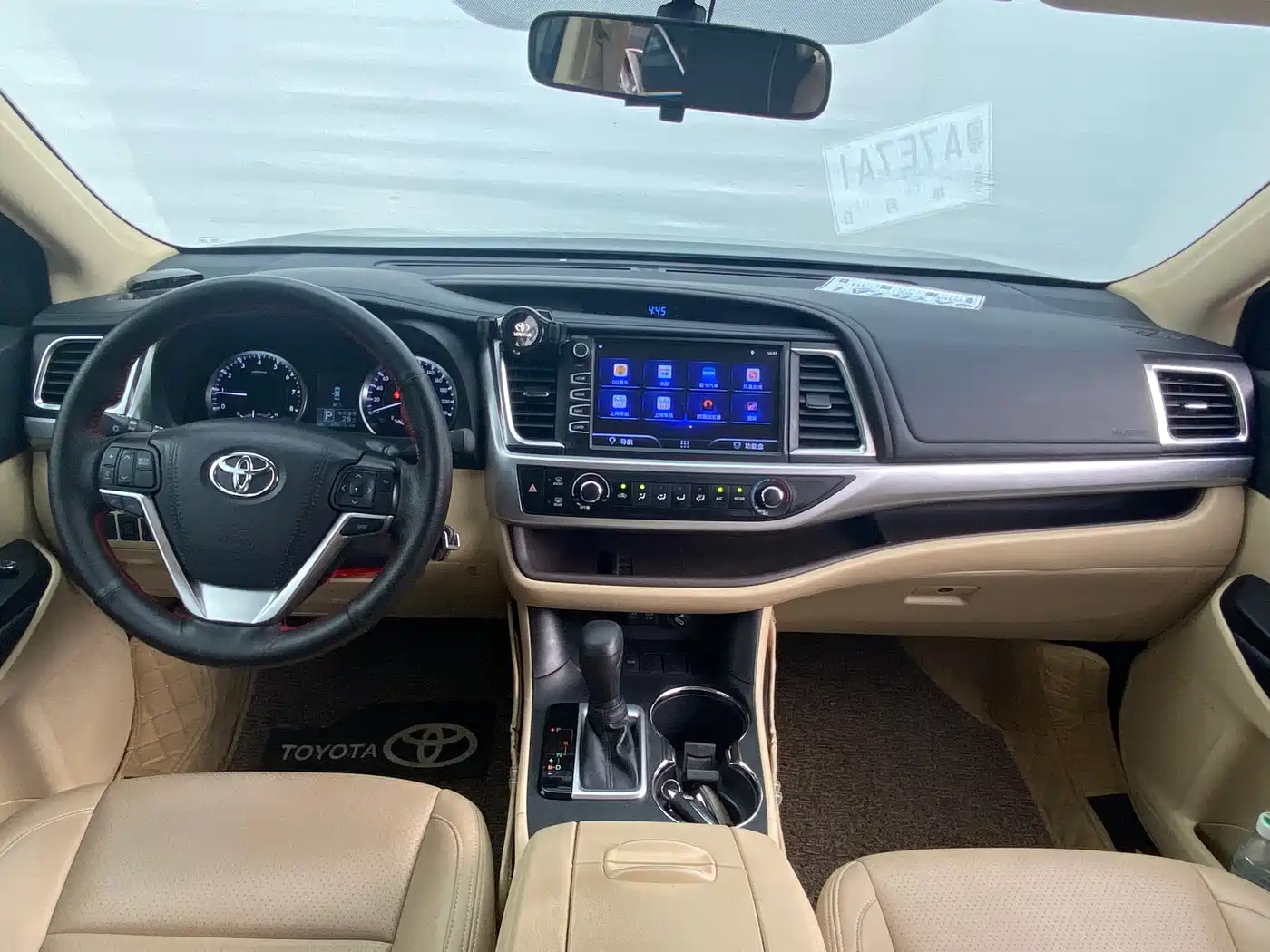 TOYOTA HIGHLANDER