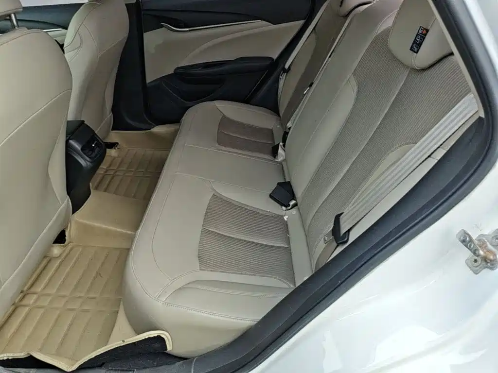 Фото 17 - Buick Excelle