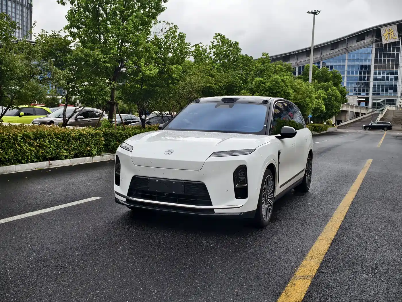 2026 NIO ES8