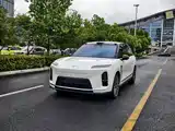 Фото 1 - NIO ES8