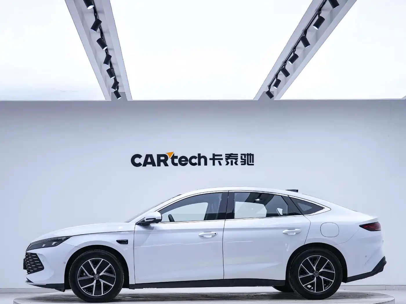 BYD Qin L 2025 DM-i Smart Drive Edition 120KM Surpassing фото 2