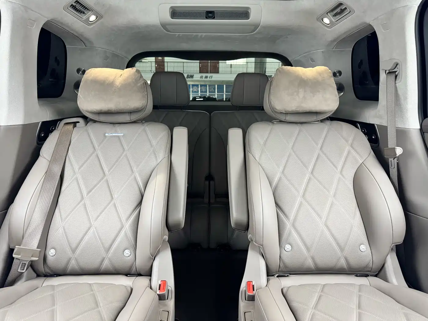 AITO Wenjie AITO M9 2025 Extended Range Ultra 52kWh 6-Seater фото 19