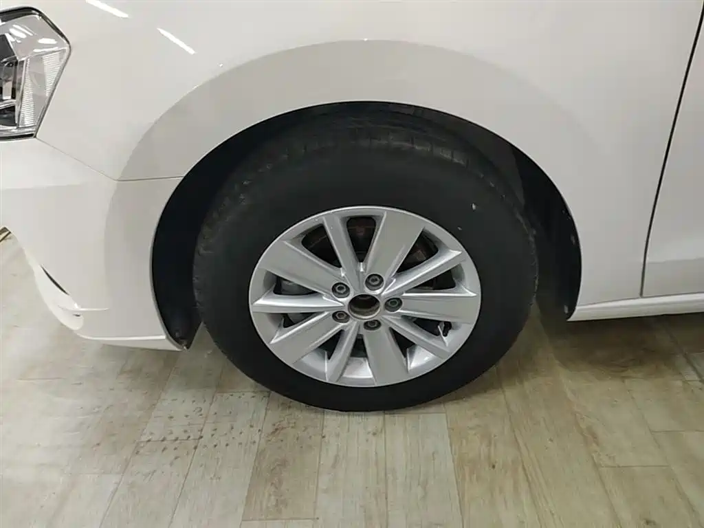 Volkswagen Jetta 2017 1.5L Automatic Fashion фото 23