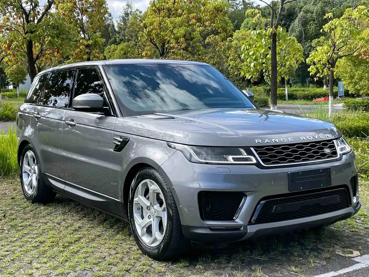 Land Rover Range Rover Sport 2021 3.0 L6 SE фото 2