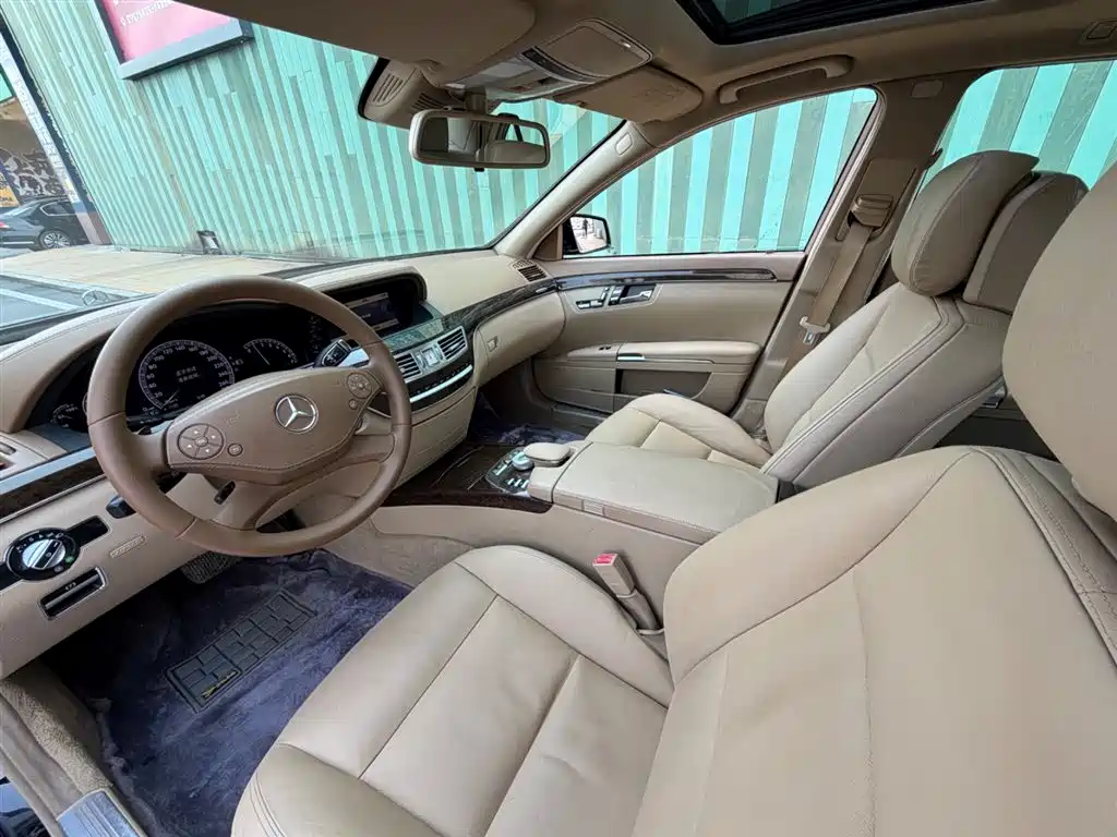 Mercedes-Benz S-Class 2012 S 300 L Luxury Grand Edition фото 3