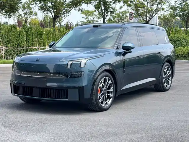  Lynk & Co Lynk & Co 900 2025 2.0T Ultra