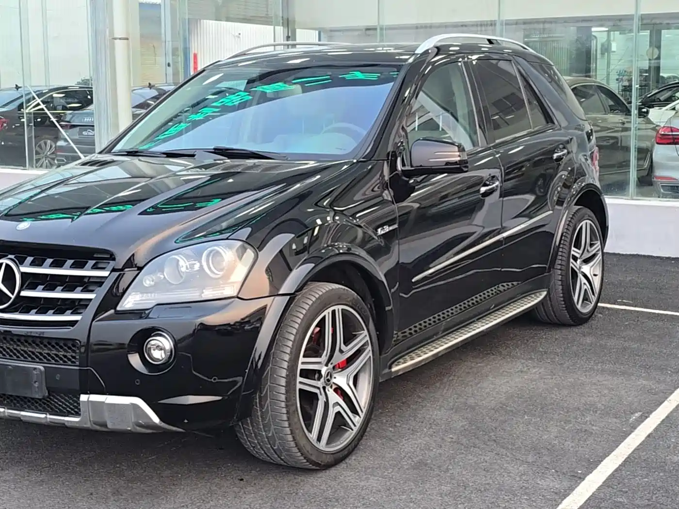 Mercedes-Benz M-Class AMG 2011 AMG ML 63 фото 4