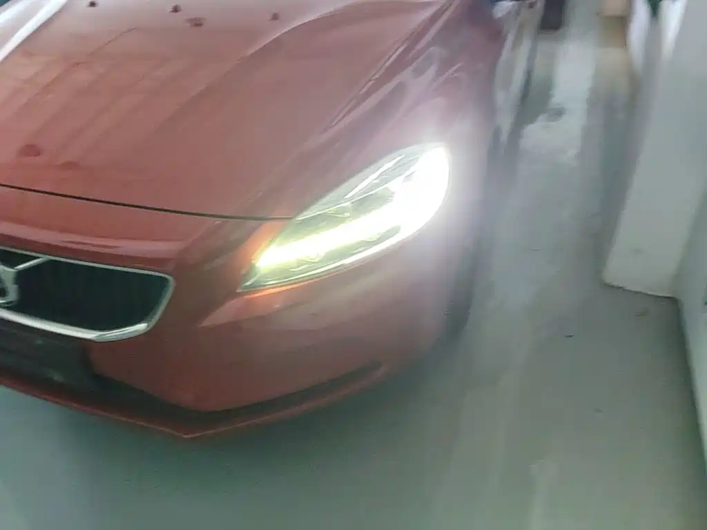 Photo 24 - Volvo V40