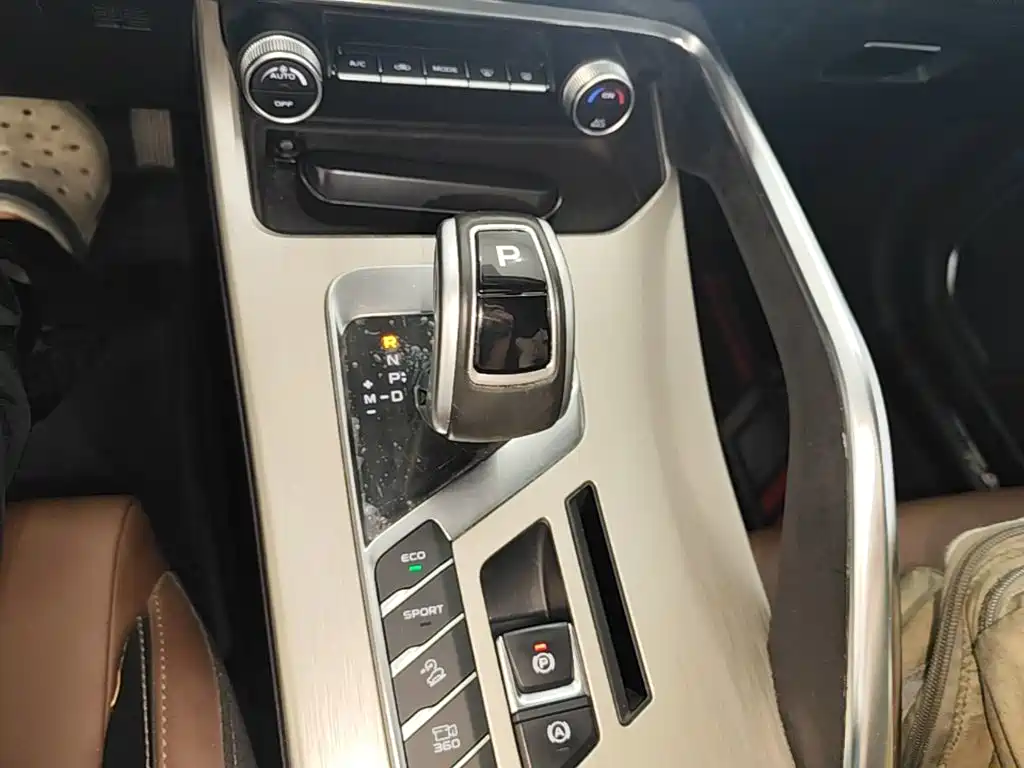 Geely Coolray 2019 2019 260T DCT Ranger China V