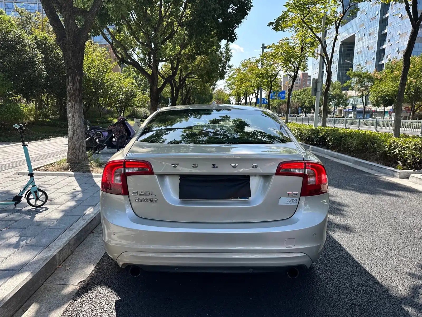 Photo 5 - Volvo S60