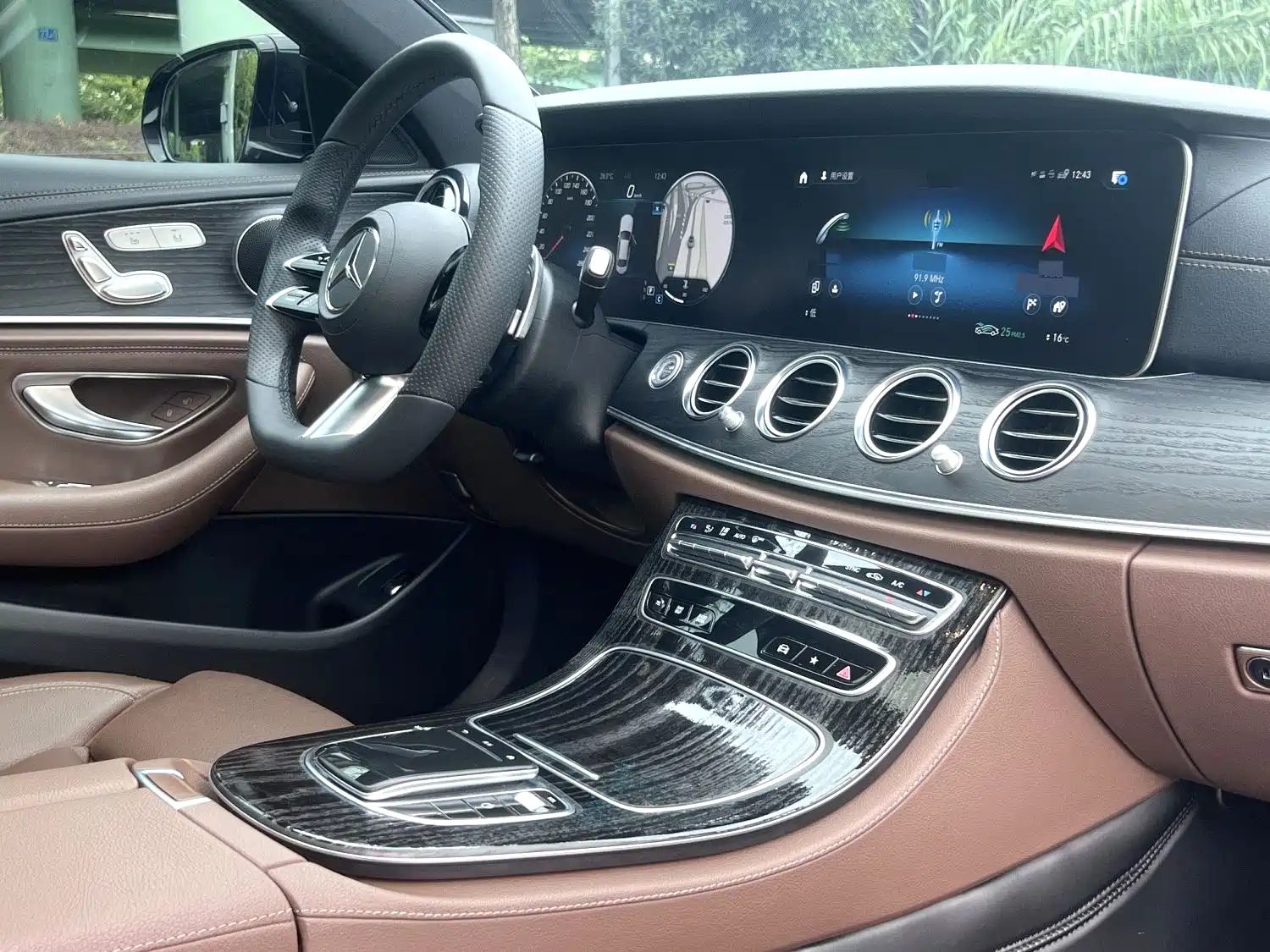 Photo 6 - Mercedes-Benz E-Class
