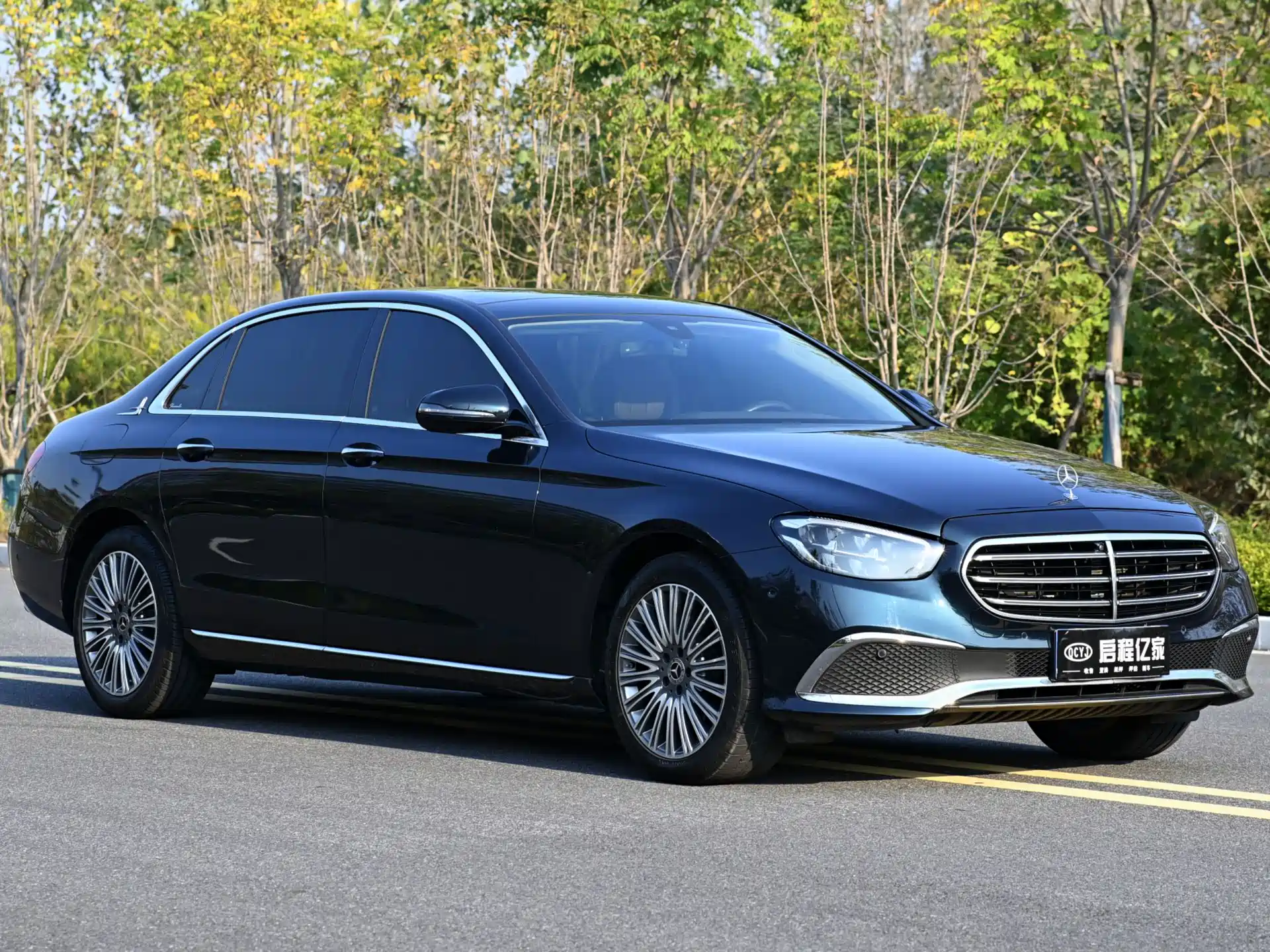 Фото 3 - Mercedes-Benz E-Class