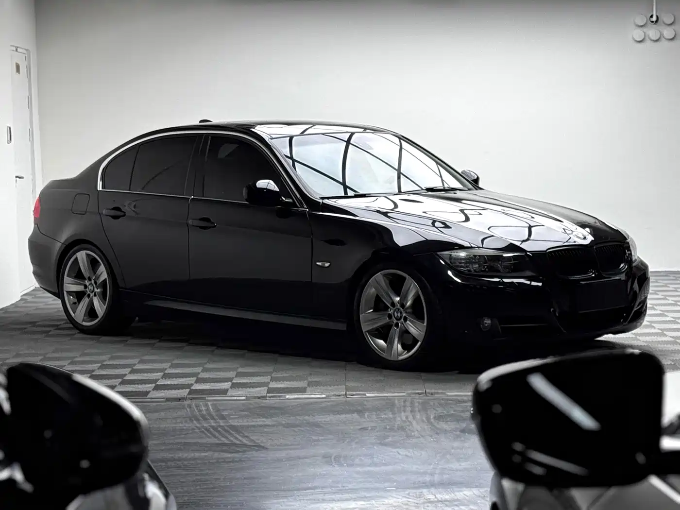 BMW 3 Series (Import) 2009 335i фото 3