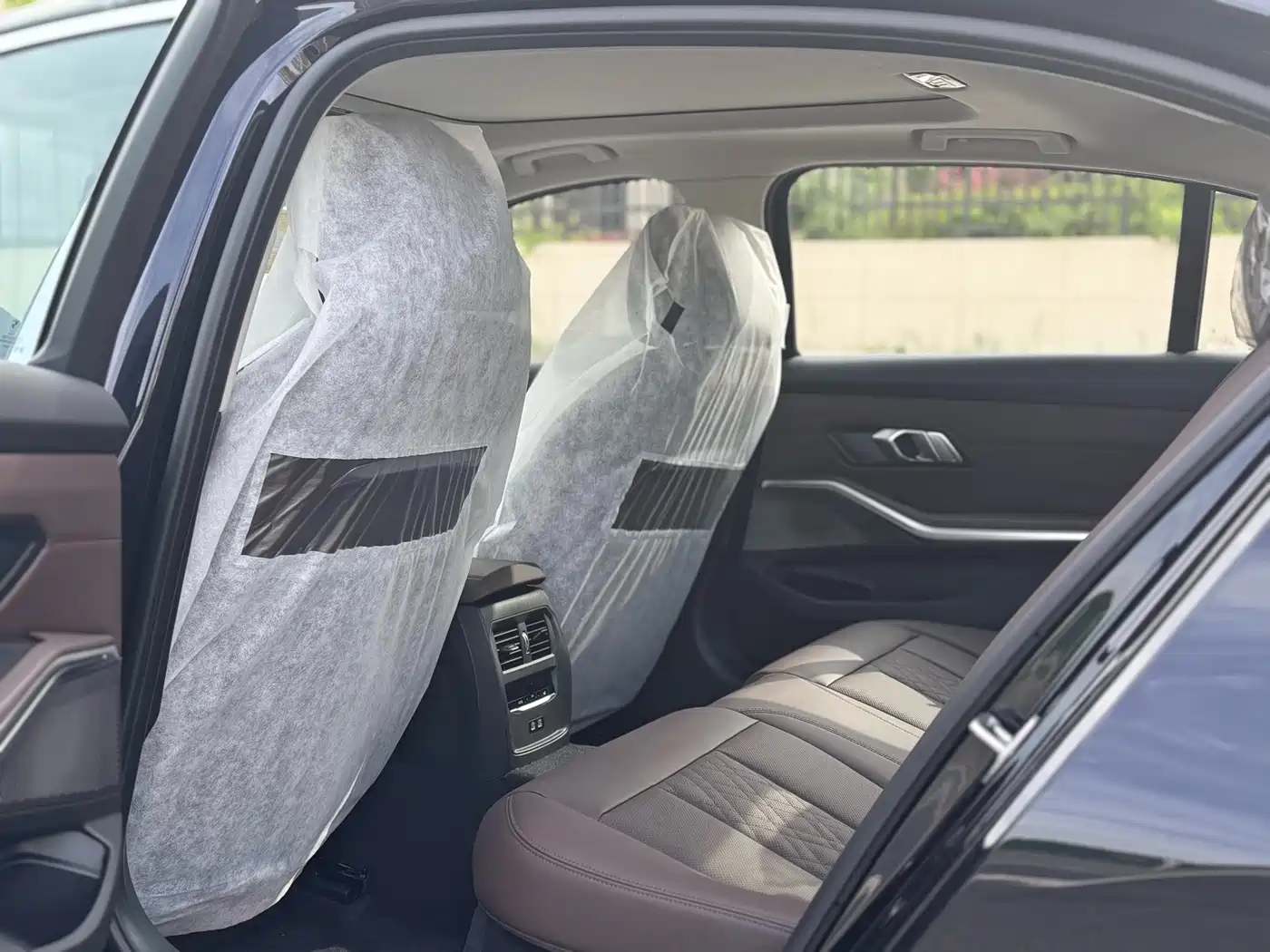BMW 3 Series 2026 325i M Sport Package фото 6