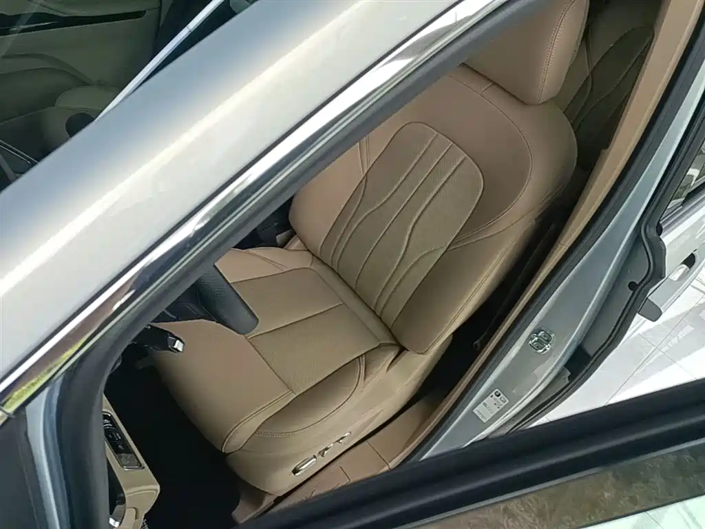 Buick GL8 New Energy 2025 Land Honor Premium Edition 7-Seater фото 15