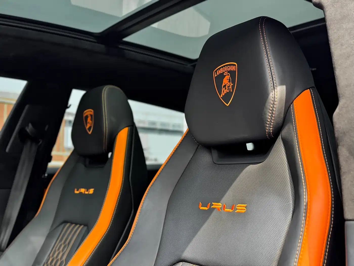 LAMBORGHINI URUS