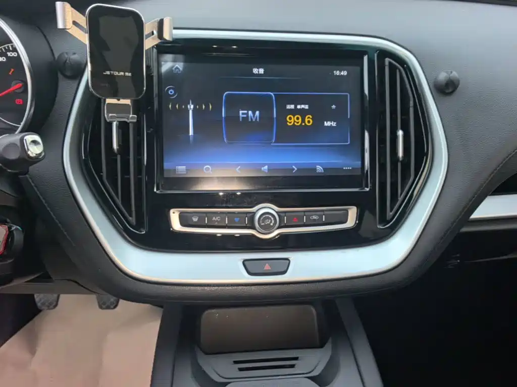 Jetour X70M 2022 2022 1.5T Manual Avant-garde Partner 5-seater