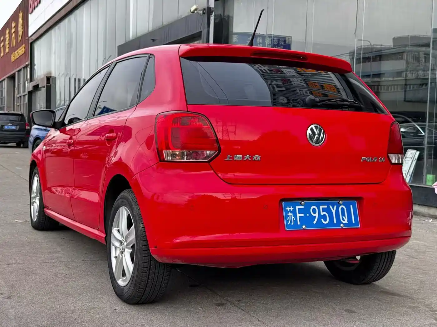 Volkswagen Polo 2011 1.6L Automatic Cool Edition фото 7