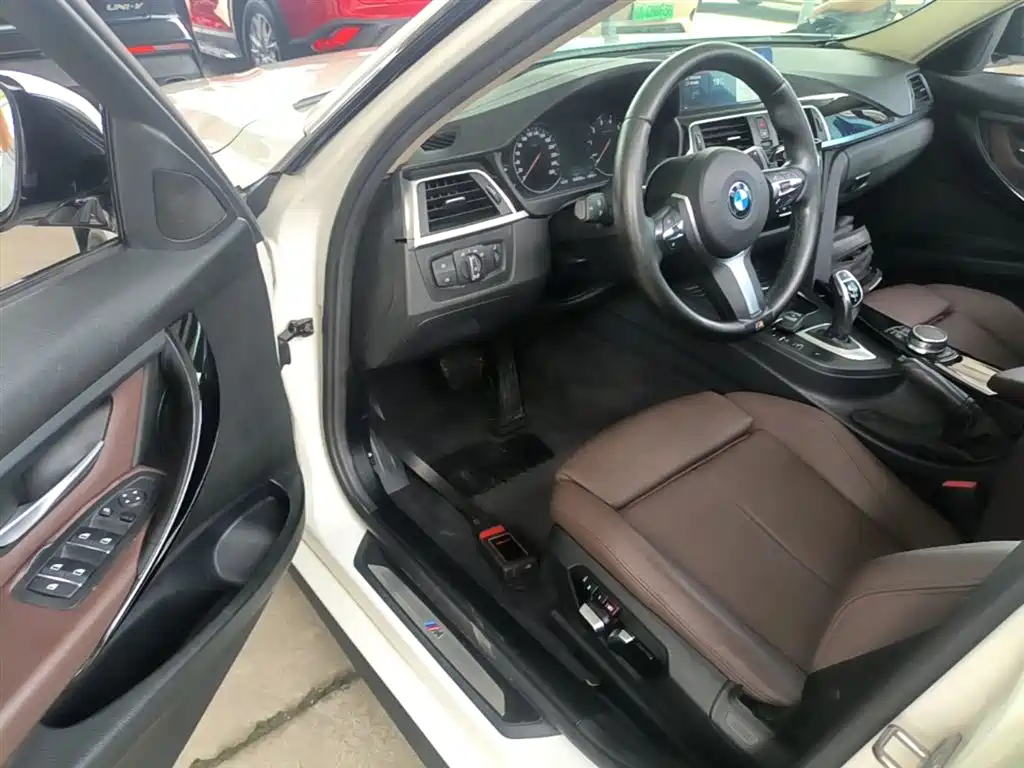 BMW 3 Series 2018 320Li Leading M Sport Package фото 16
