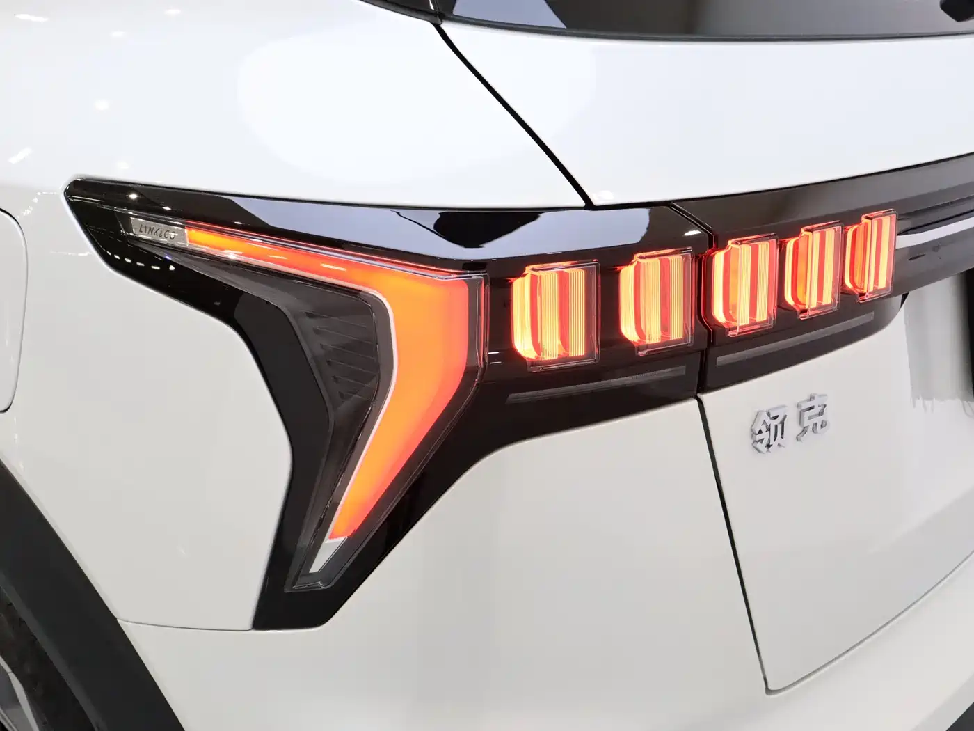Lynk & Co 06 2023 Remix 1.5T Power Halo фото 10