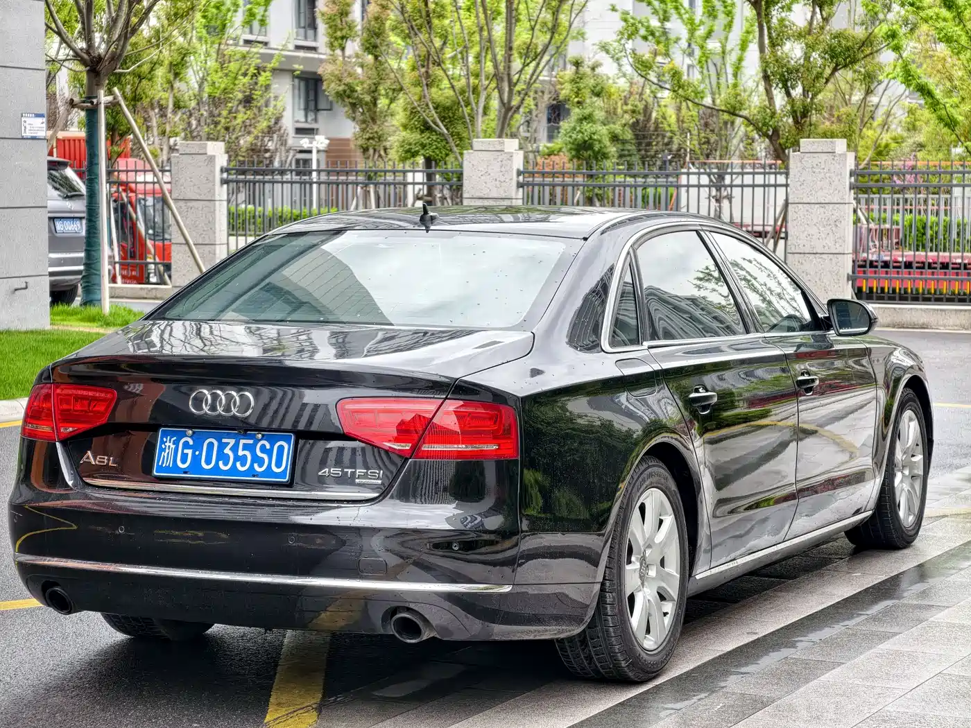 Audi A8 2012 A8L 45 TFSI quattro Comfort фото 11