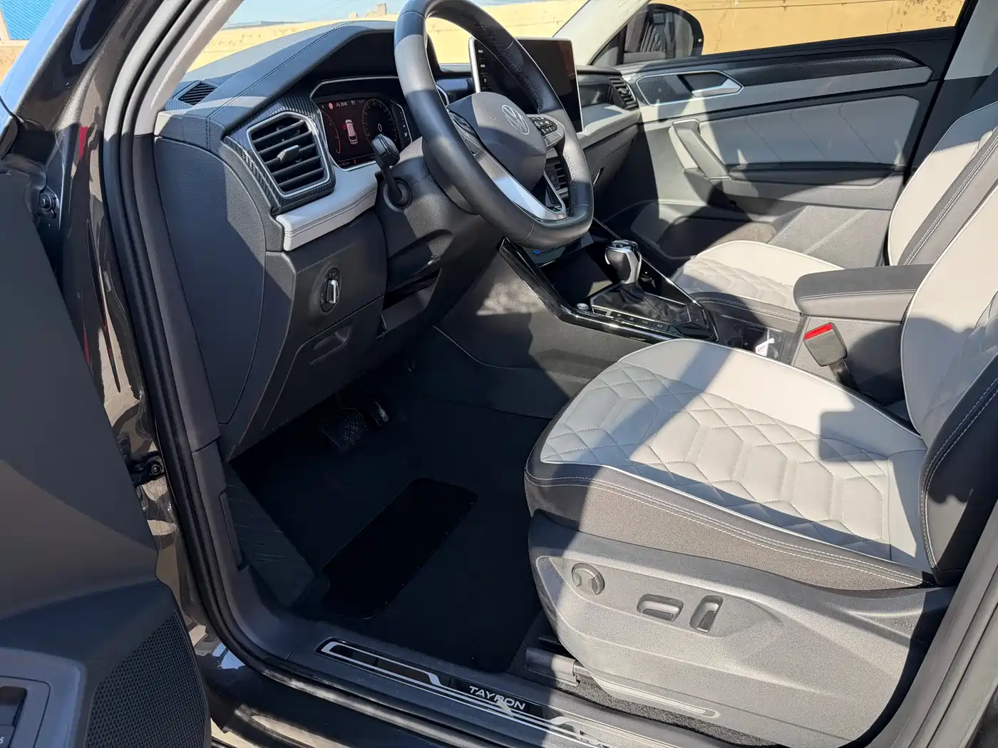 Volkswagen Tayron 2022 330TSI 2WD Luxury Smart Connect Edition фото 11