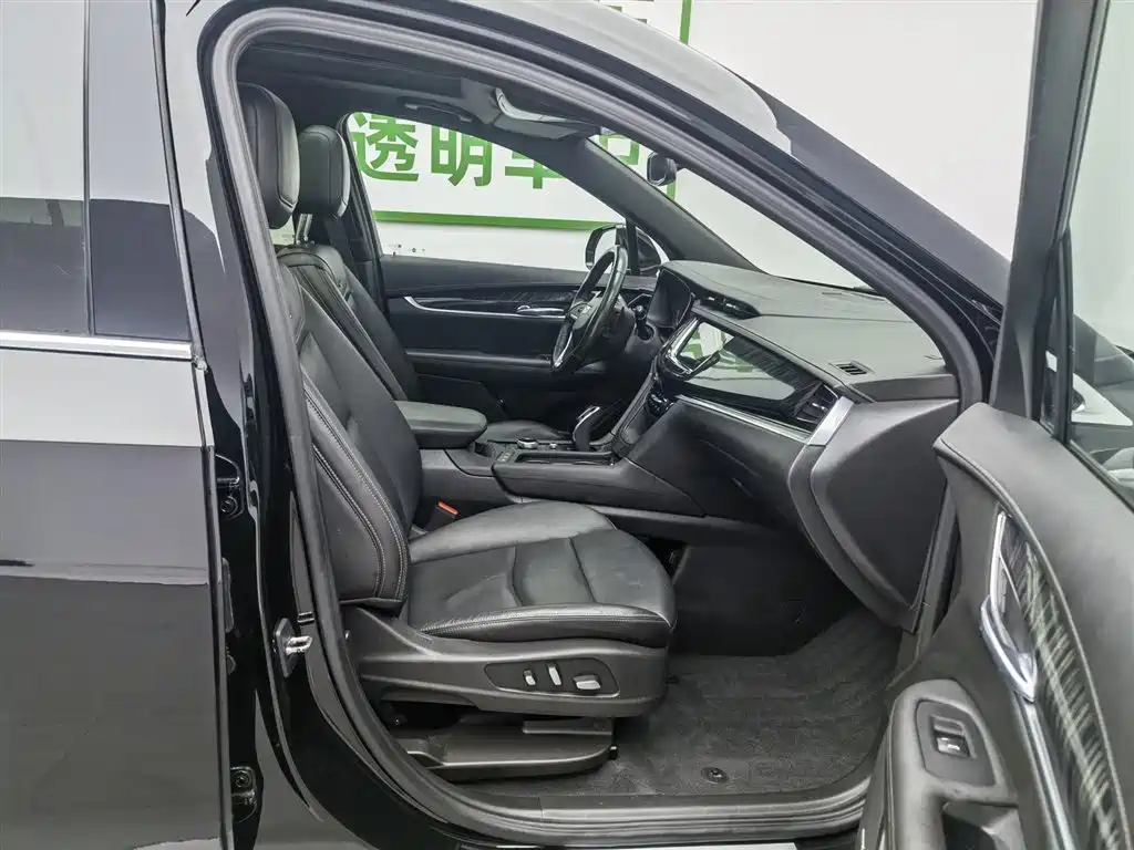 Cadillac XT6 2021 2.0T 6-seater 4WD Luxury фото 23