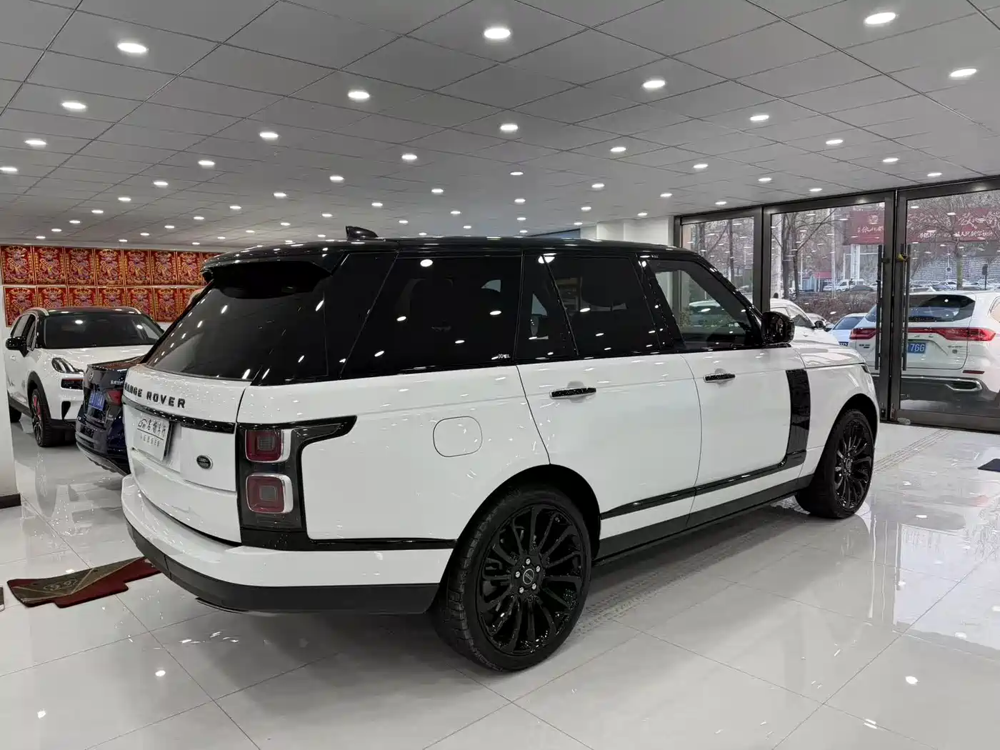 Land Rover Range Rover 2019 3.0 SC V6 Golden Age Edition фото 15