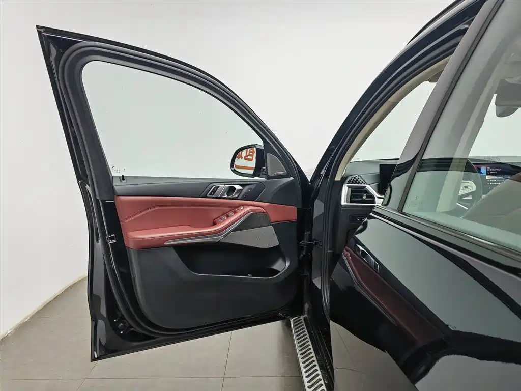 BMW X5 2023 xDrive 30Li Premium M Sport Black Night Package фото 8