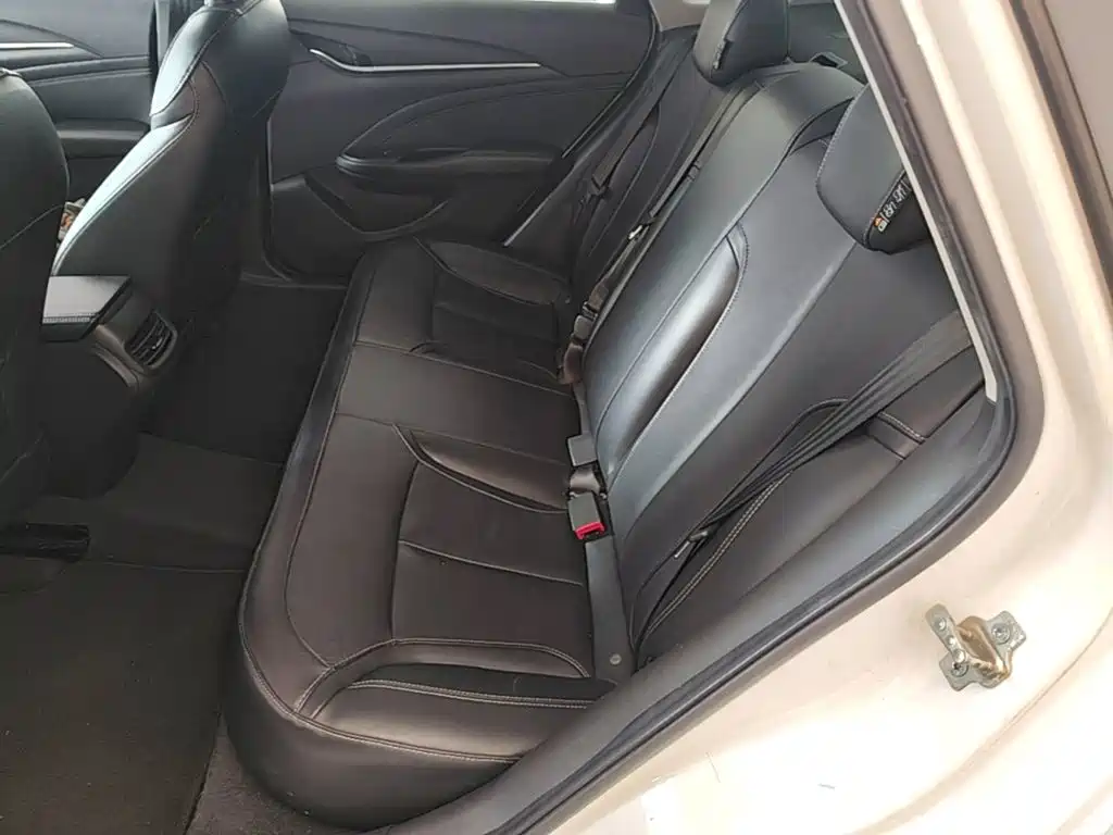 Фото 17 - Buick Excelle